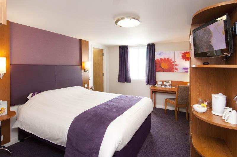 Premier Inn London Ilford Bagian luar foto