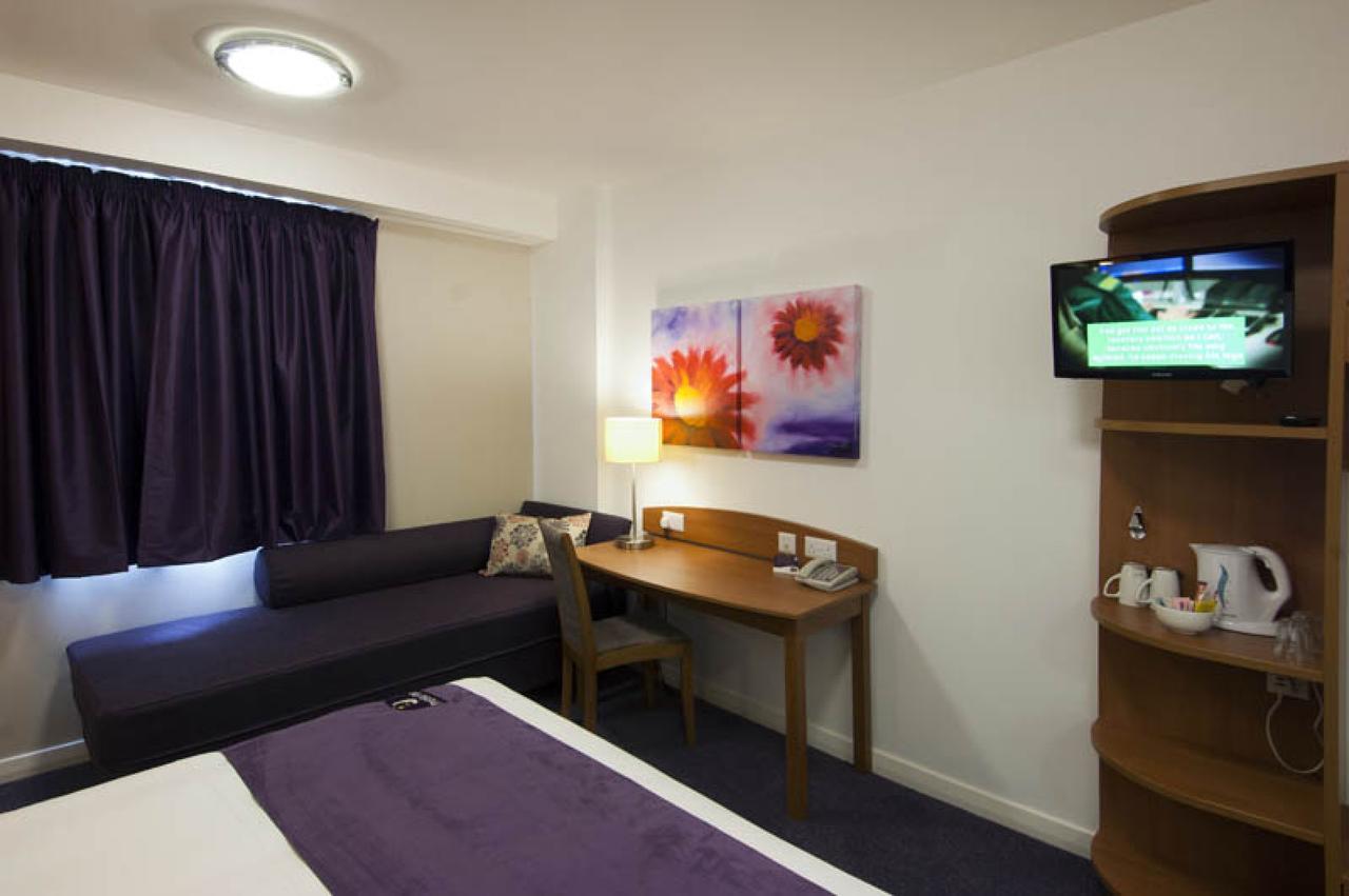 Premier Inn London Ilford Bagian luar foto