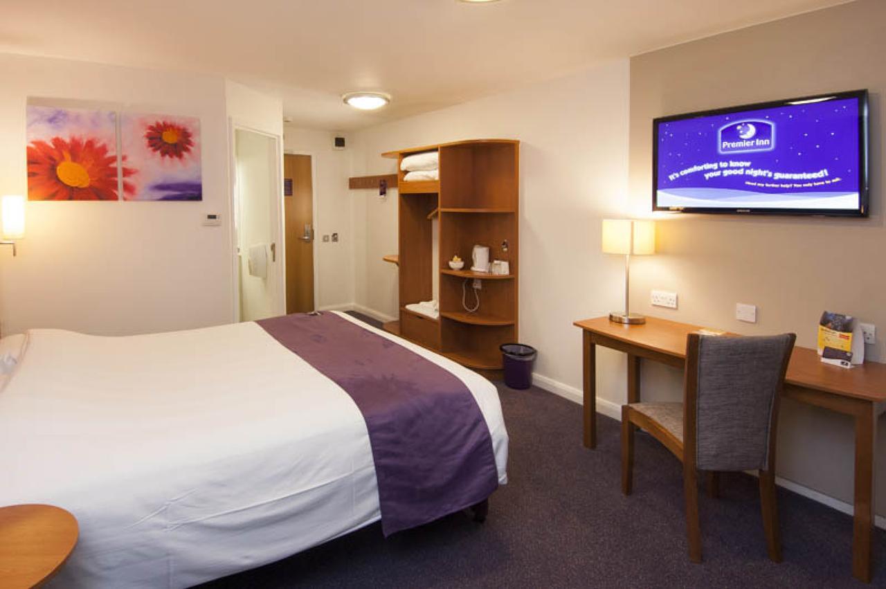 Premier Inn London Ilford Bagian luar foto